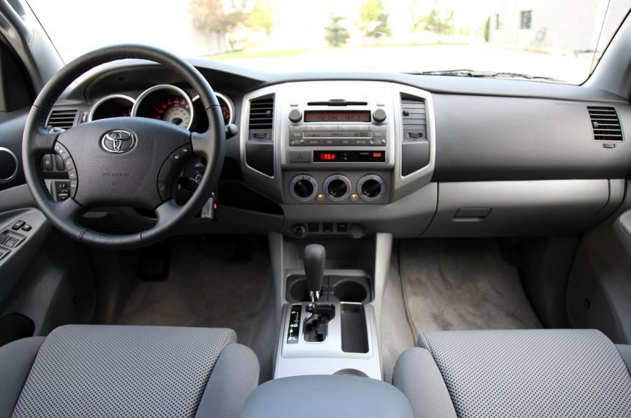  Toyota Tacoma 4x2 PreRunner 2010 года  (фото 22 из 46)